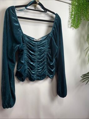 SO Teal Velvet Ruched Long-Sleeve Crop Top